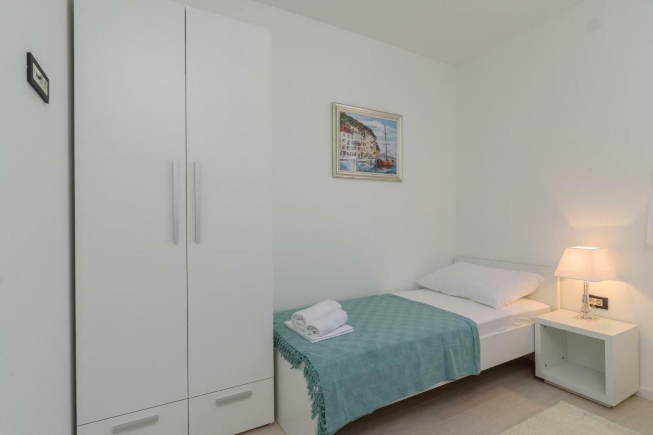 Apartments Villa Dalmatia Trogir Oda fotoğraf